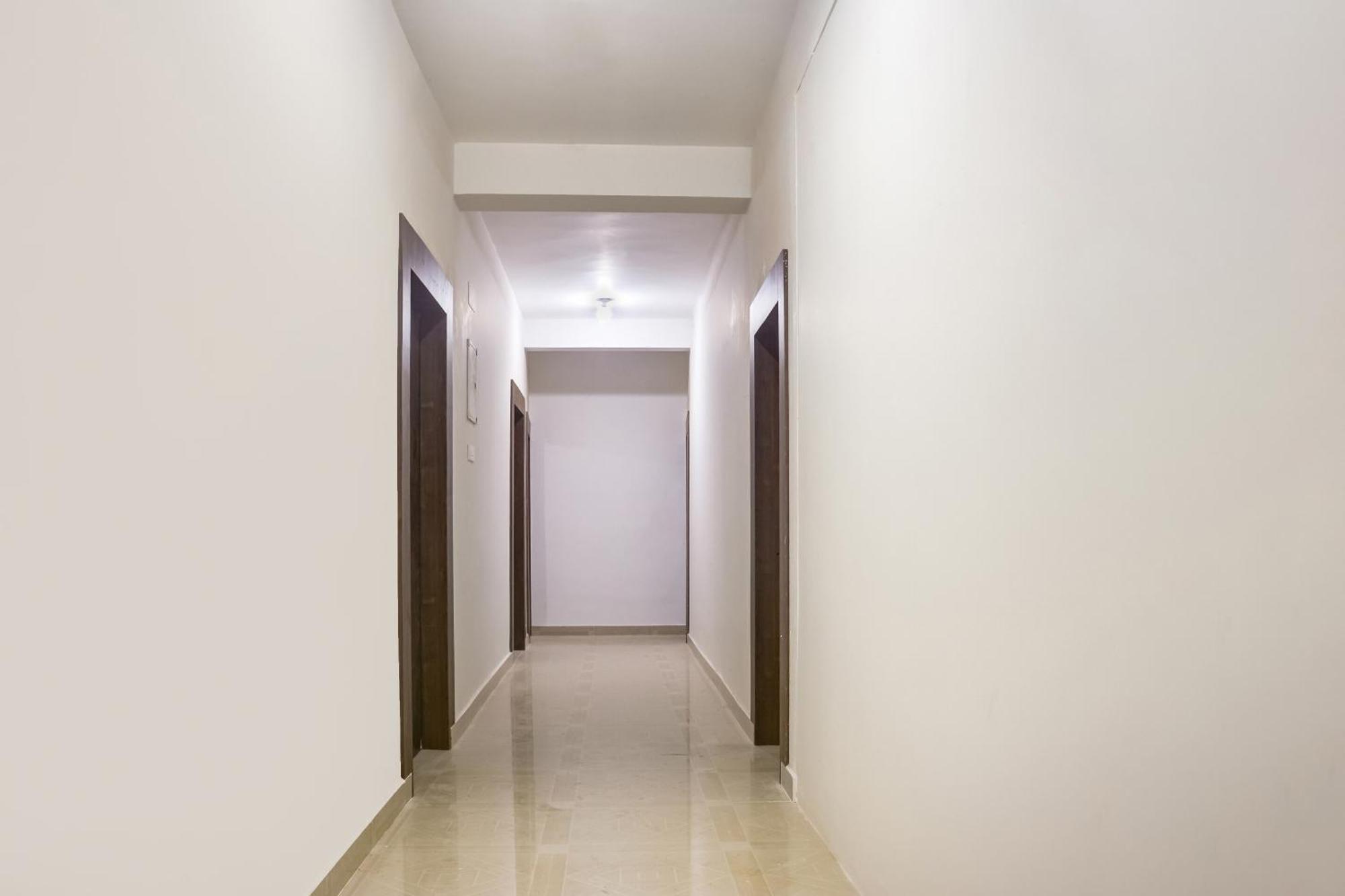 Hotel O Tushar Continental New Delhi Eksteriør bilde
